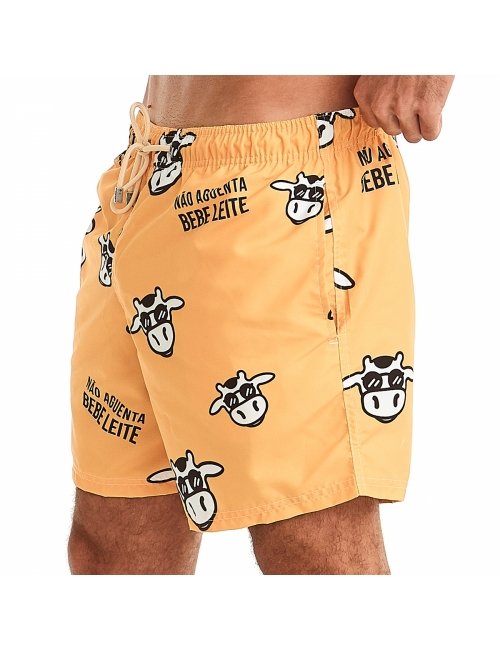 Short Masculino Praia Amarelo Não Aguenta Bebe Leite 