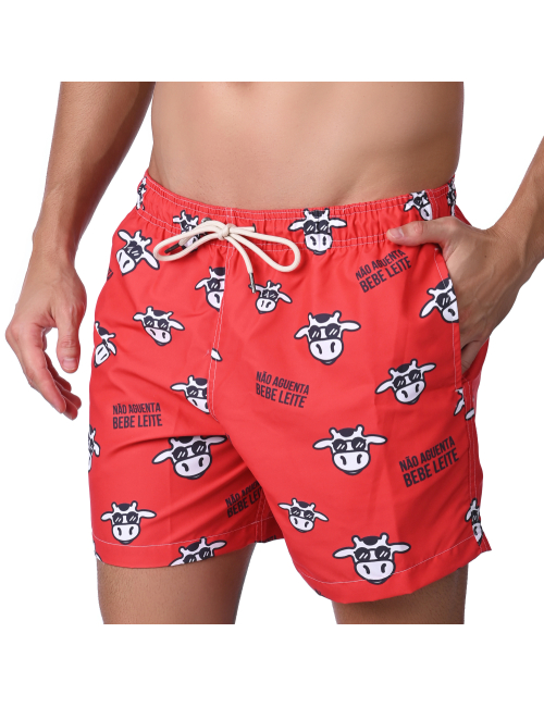 Short Masculino Praia Vermelho Ferrari Não Aguenta Bebe Leite