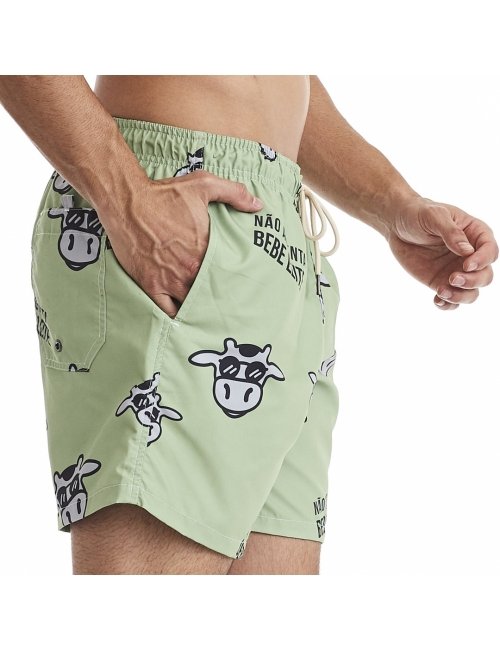 Short Masculino Praia Verde Não Aguenta Bebe Leite 