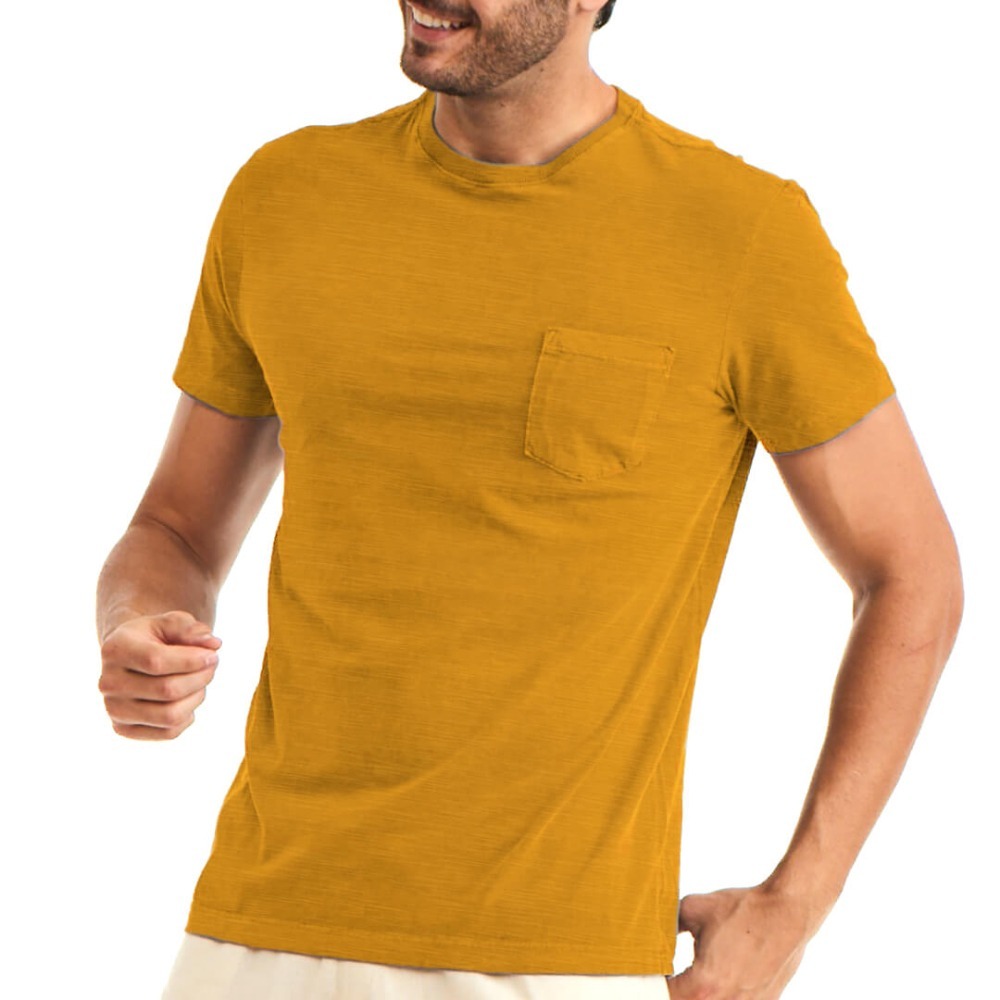 Camiseta Masculina Bolso Mostarda - Básica 